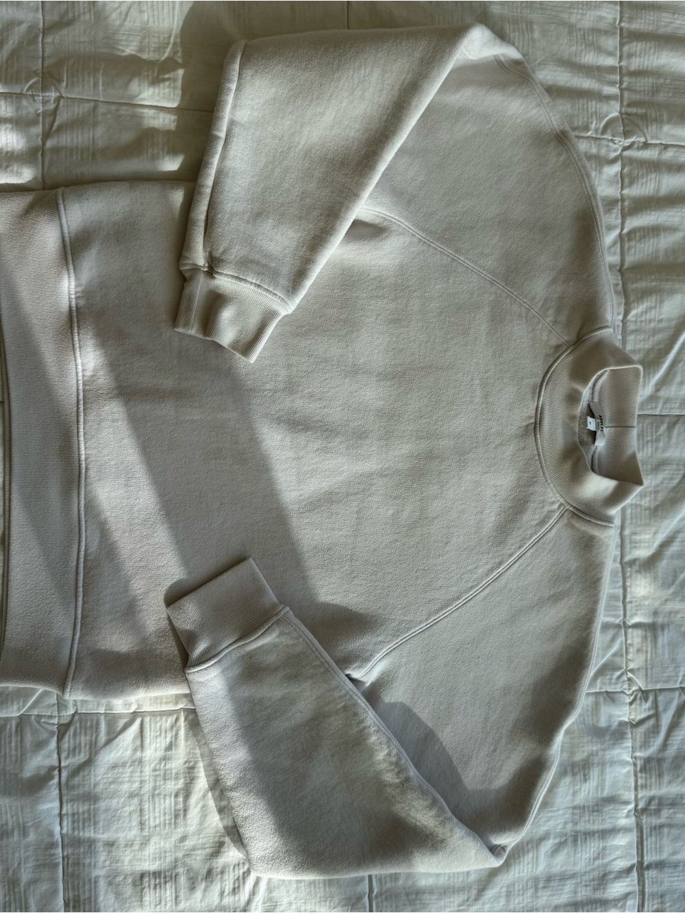 Minimalist AGOLDE Cream Sweatshirt - Picture 4 of 7